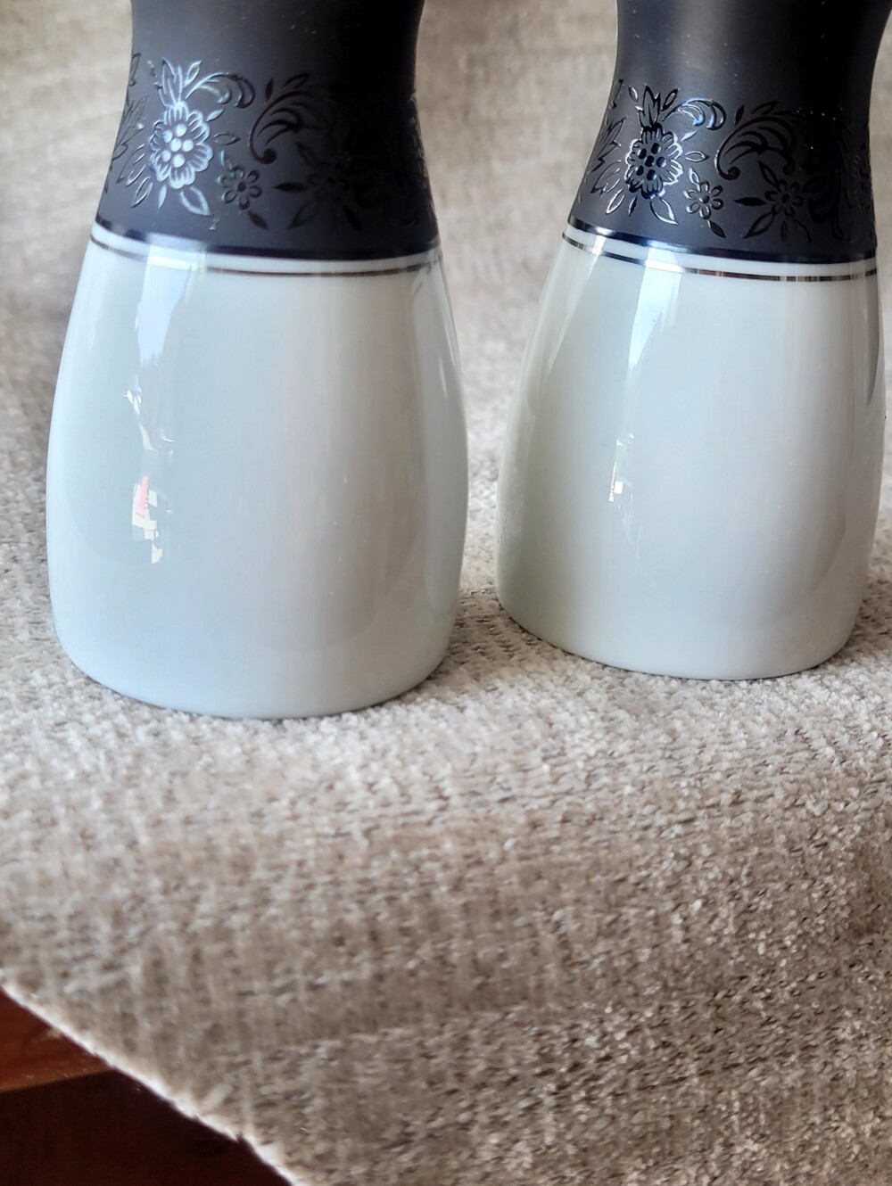 Noritake Mirano 6878 Salt & Pepper Set - Excellent